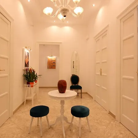 L.t. _ Locazioni Turistiche _ بيت ضيافة